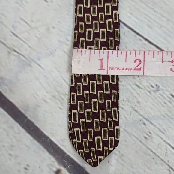 Geometric Print Silk Kenneth Cole Tie - Picture 8 of 8